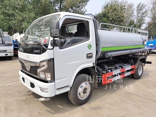 機(jī)動(dòng)四輪灑水車(chē)