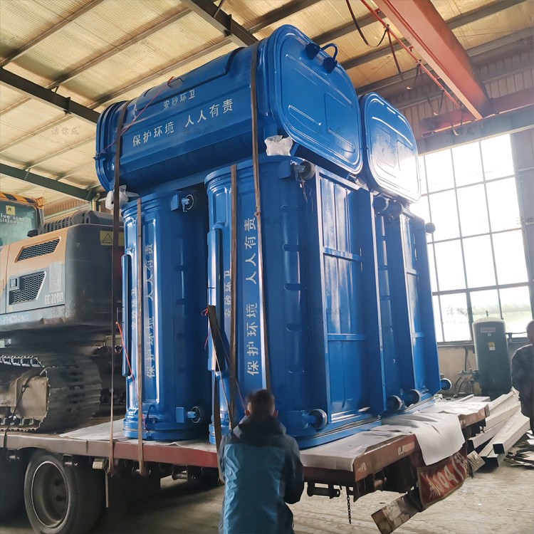 15個勾臂垃圾箱發(fā)往福建三明