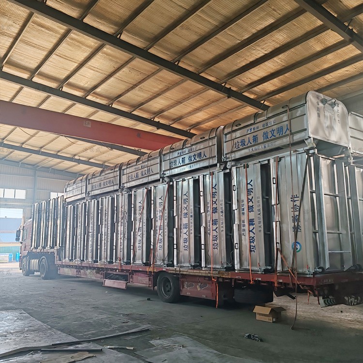 40個(gè)不銹鋼勾臂箱發(fā)往貴州