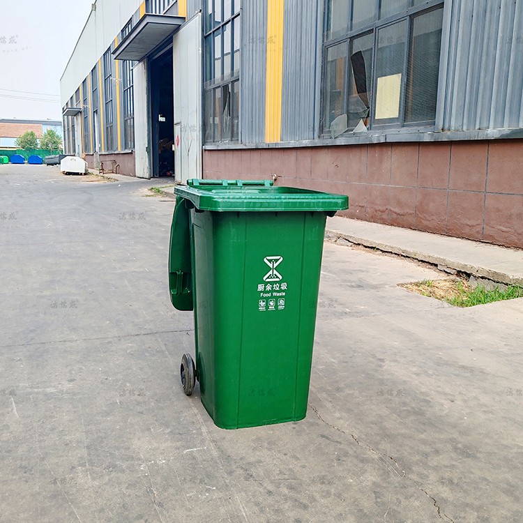 3個勾臂垃圾箱和10個垃圾桶發(fā)往陜西寶雞市太白縣