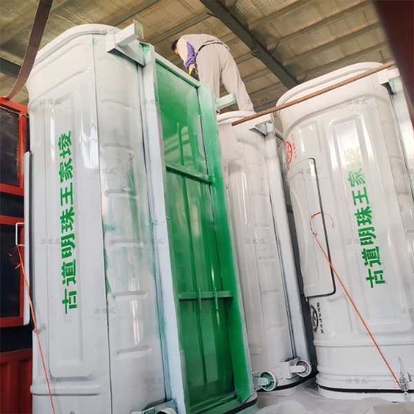 3個勾臂垃圾箱和10個垃圾桶發(fā)往陜西寶雞市太白縣