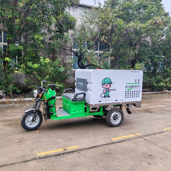 白綠帶貼紙高壓清洗車